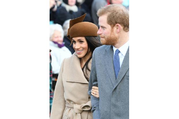 Man stelle sich vor: Prinz Harry nimmt seine Meghan Markle zur Frau und löst damit eine politische Krise aus! Das könnte dur...