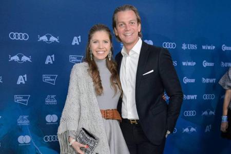 Standesamtlich waren Moderatorin Victoria Swarovski und ihr Partner Werner Mürz bereits verheiratet. Am 20. Mai trauten sich...