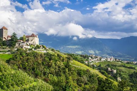 Kultur, Natur und Weinanbau bestimmen das Panorama in Südtirol