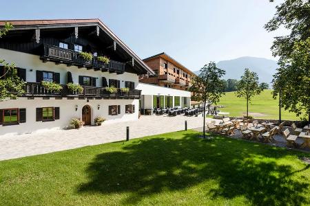 Besonderes Ambiente: Der Klosterhof mit Klostergarten