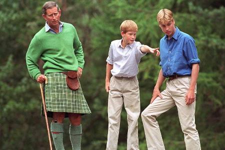 Prinz Charles geht mit seinen Söhnen wandern, um vom schrecklichen Unfall ihrer Mutter abzulenken.