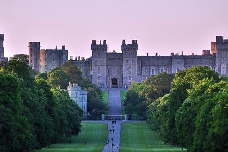 Windsor Castle ist nicht nur das größte durchgängig bewohnte Schloss der Welt. Hier wurden auch schon früher royale Hochzeit...
