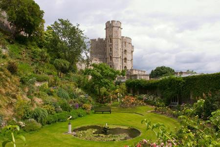 Zu Windsor gehört auch eine große Parkanlage, in der unter anderem das Grab von Königin Victoria und Prinz Albert besichtigt...