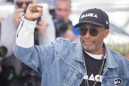 ...Spike Lee erneut den Rassismus in den USA - sowohl in deren Geschichte als auch in der Moderne. Mit der aktuellen Trump-R...