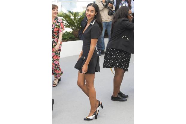 ...Laura Harrier, die von den Kameralinsen in Cannes regelrecht verspeist wurde, denn die schöne Schauspielerin bezirzte all...