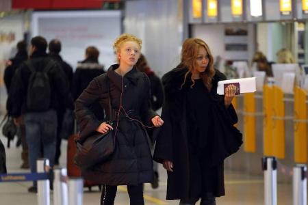 Schließlich war es lange still um die Becker-Tochter: 2013 wurde sie unter anderem mit ihrer Mutter in Berlin gesichtet.