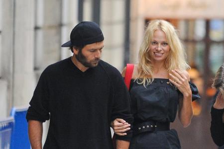 Zum ersten Mal hatten sich Pamela Anderson und Rick Salomon 2007 das Ja-Wort gegeben, die Ehe hielt zwei Monate und wurde im...