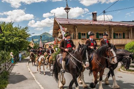 Tradition zu Fronleichnam: der Antlassritt