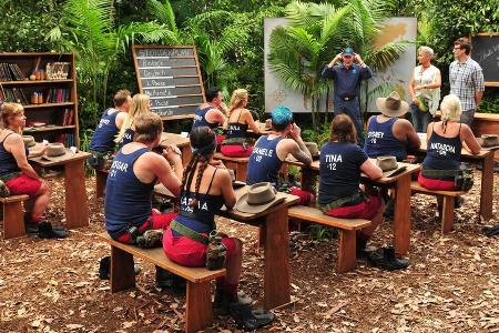 Die Camper mussten gleich mal die Schulbank drücken