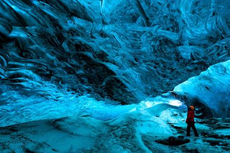 ...der größte Gletscher des Landes ist ein wahres Eldorado für Kletter- und Wanderfreunde. Die Eindrücke aus den riesigen Ei...