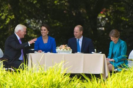 Picknick im Grünen: Als nächstes wurde das royale Pärchen von Bundespräsident Frank-Walter Steinmeier (61) und seiner Frau E...