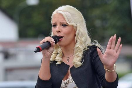 Sängerin Jenny Frankhauser (25) ist vielen als die Halbschwester von Daniela Katzenberger (31) bekannt.