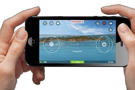 Die Parrot AR Drones wird per Smartphone oder Tablet gesteuert. Hierbei überträgt die Drohne das Kamerabild direkt aufs Disp...