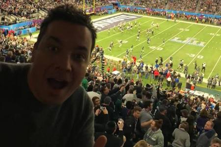 US-Talkshow-Moderator Jimmy Fallon (43) war ebenfalls im U.S. Bank Stadium in Minneapolis! Er kündigte zudem seinen guten Fr...