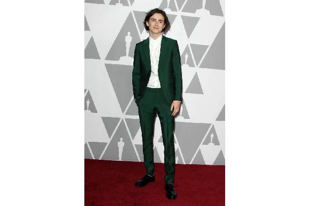 ...bei diesem Essen im Beverly Hilton Hotel in Beverly Hills ebenfalls kein schlichtes Schwarz angesagt. Timothée Chalamet o...