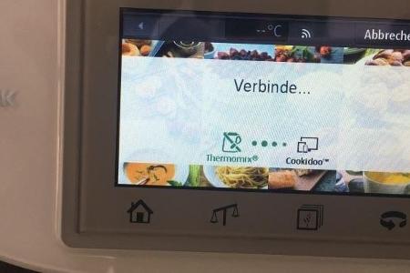 Der Cook-Key dient gleichzeitig als Speicherstick für die von Cookidoo heruntergeladenen Rezepte und als WLAN-Dongle.