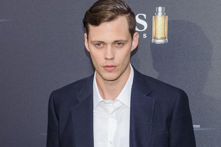 Und auch der Pennywise von 2017 kann sich ohne Clowns-Maske durchaus sehen lassen: Bill Skarsgard. Der schwedische Schauspie...