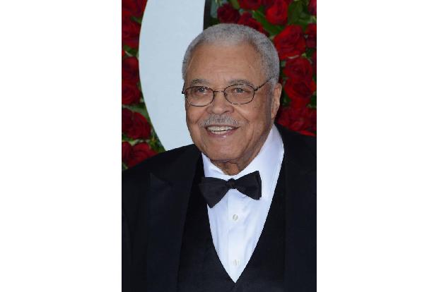 ...mit 'Der König der Löwen' hat bereits James Earl Jones: Der Schauspieler, der übrigens auch Darth Vader spricht, wird wie...