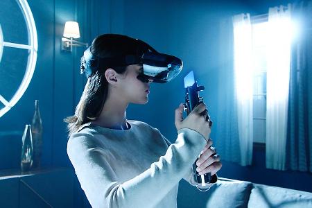 Die Klinge des Lichtschwerts ist nur durch das Mirage-Headset zu sehen
