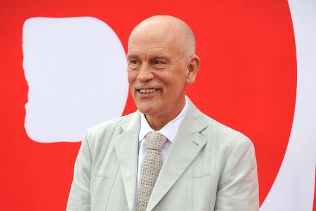 John Malkovich ist bekannt für sein breites Spektrum an verschiedenen Charakteren. Ob Psychopath, Schurke oder Künstler, es ...