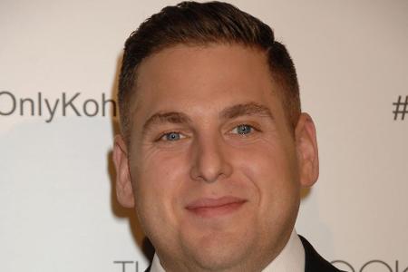 In der düsteren Comedy bekommt Stone männliche Unterstützung von Schauspieler Jonah Hill. Im Original geht es um Espen, eine...