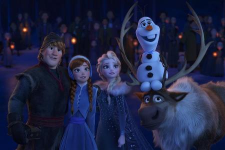 Kristoff (v.l.), Anna, Elsa, Olaf und Sven im Kurzfilm 