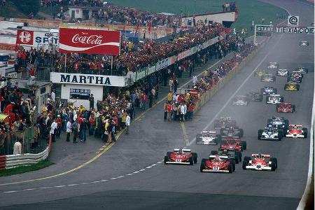 Dank konstanter Ergebnisse sicherte sich Lauda schon zwei Rennen vor Schluss den Titel. Wegen eines Streits mit Ferrari verl...