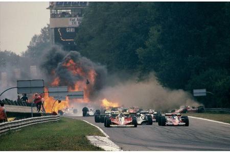 Beim Rennen in Italien konnte Lauda seinen ehemaligen Arbeitgeber auf dessen Terrarin besiegen. Der Erfolg in Monza wurde al...