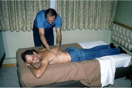 Mit 35 Jahren kann der Körper auch schon mal eine Massage vertragen.