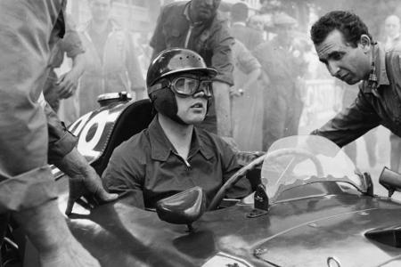 Mike Hawthorn gewinnt nicht nur die F1-Weltmeisterschaft 1958, sondern ist wenige Jahre vorher in Le Mans der Urheber des gr...