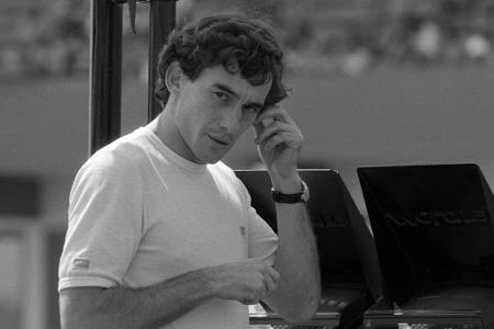 Der bis heute vielleicht legendärste Fahrer, der je hinterm Steuer saß, ist Ayrton Senna, Weltmeister 1988, 1990 und 1991. D...