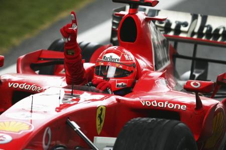 Nach zwei Weltmeisterschaften im Benetton dreht Schumacher im Ferrari Anfang der 2000er erst so richtig auf. Titelgewinne 20...