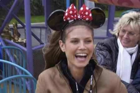 Auch aus der Vergangenheit postet sie immer wieder Bilder. Wie hier in Disneyland.