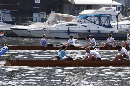 Kate (vorne) und William sind im Ziel