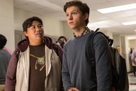 Peter Parker (Tom Holland, r.) und sein Kumpel Ned (Jacob Batalon)