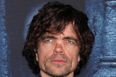 Der amerikanische Film- und Theaterschauspieler Peter Dinklage trägt auch im echten Leben Locken. Der Darsteller mit deutsch...