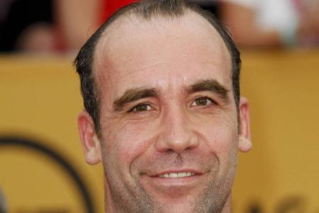 Narben - wo? Der schottische Schauspieler Rory McCann ist ohne das aufwendige Make-up kaum wiederzuerkennen. Im echten Leben...
