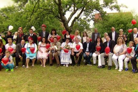 Die Gäste und das Brautpaar feierten in der Rhön
