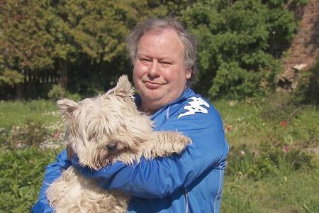 Der einsame Hobbybauer Reinhold hat ein großes Herz: Voller Einsatz kümmert er sich neben seinem Beruf als Gebäudereiniger u...