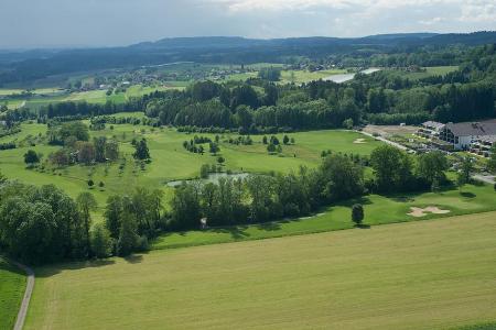 Das Wellnesshotel Golf Panorama aus der Vogelperspektive