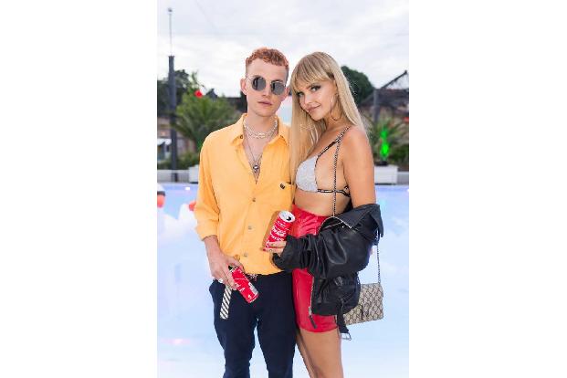 ...von Bonnie Strange und Psaiko Dino glaubt, der ist wohl hoffnungsloser Romantiker. Die Fotos des einstigen Paares sind vo...
