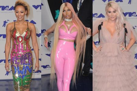 Was war da denn los? Statt schöner Abendroben zeigten die Promis bei den VMAs in Los Angeles einen Outfit-Flop nach dem ande...