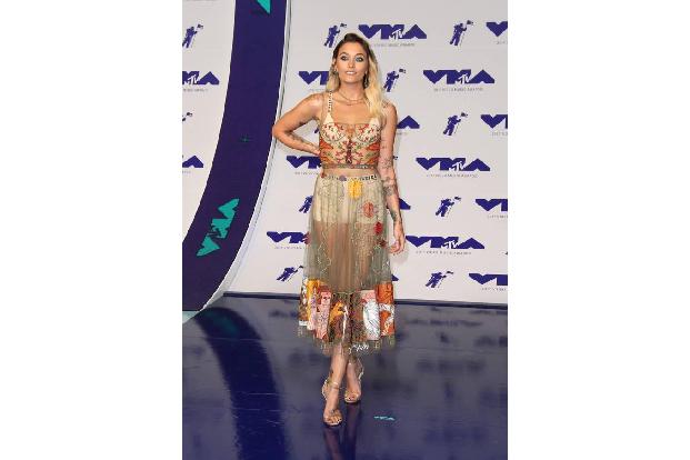 ...braucht nicht jedermann bekannte Modelabels für einen großartigen Look bei den VMAs. Trotzdem: Paris Jackson in Dior, das...