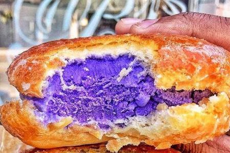Eis wird neuerdings in süßen Burgerbrötchen serviert - lecker!