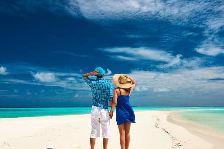 Natürlich dürfen die Malediven nicht fehlen! Auf den weißen Sandstränden des Ari Atolls erleben Pärchen den perfekten Urlaub...