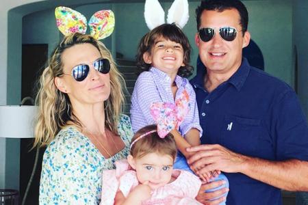 Molly Sims (43) und ihr Sohn Brooks Stuber neben Tochter Scarlett May