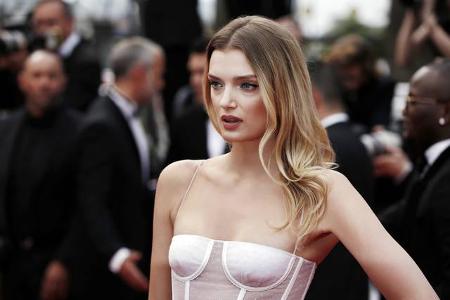 ...oder Victoria's Secret-Engelkollegin Lily Donaldson. Ja, diese Damen sind keine Schauspielerinnen, wie man es bei einem F...