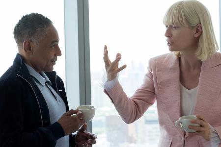 Giancarlo Esposito und Tilda Swinton in 