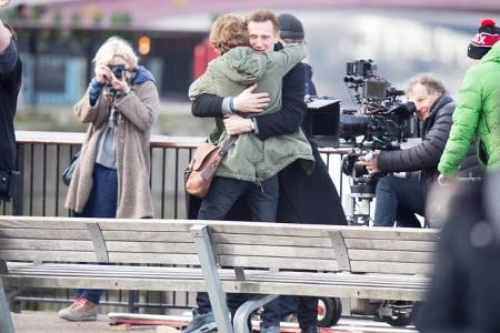 ...will die zehnminütige Fortsetzung von 'Tatächlich ... Liebe' aufdecken, die gerade in London gedreht wird. Sam und sein F...