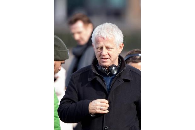 ...natürlich von Regisseur Richard Curtis, der auch für den ersten Teil verantwortlich war. 